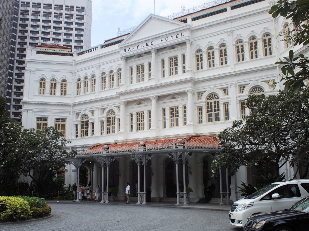 A walk around the Raffles Hotel is on the mandatory list. There is an abundance of souvenir items bearing the Raffles logo available in the Raffles Hotel Shopping Arcade.